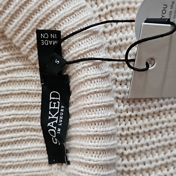 NWT size Small pullover sweater - Picture 3 of 4